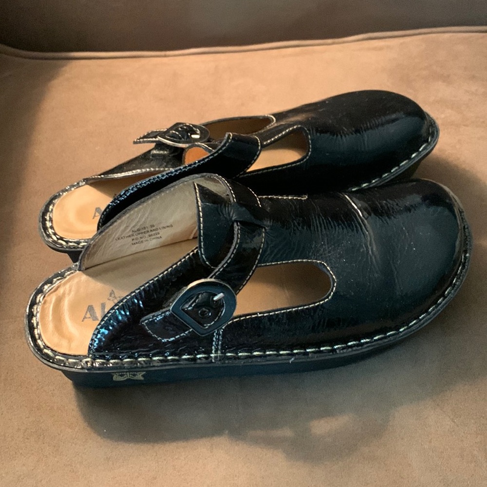 Algeria clog